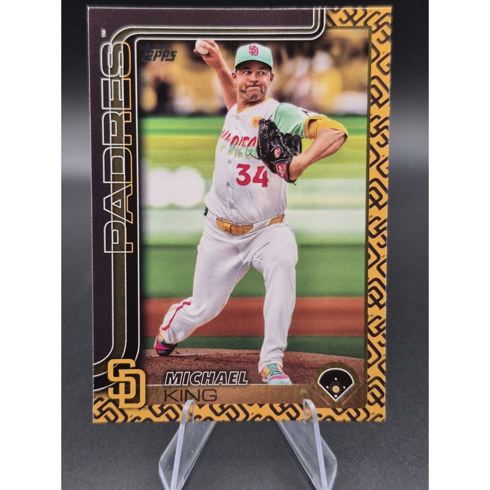 2025 Topps Series 1 Michael King #195 Team Color Border Variation SP Padres